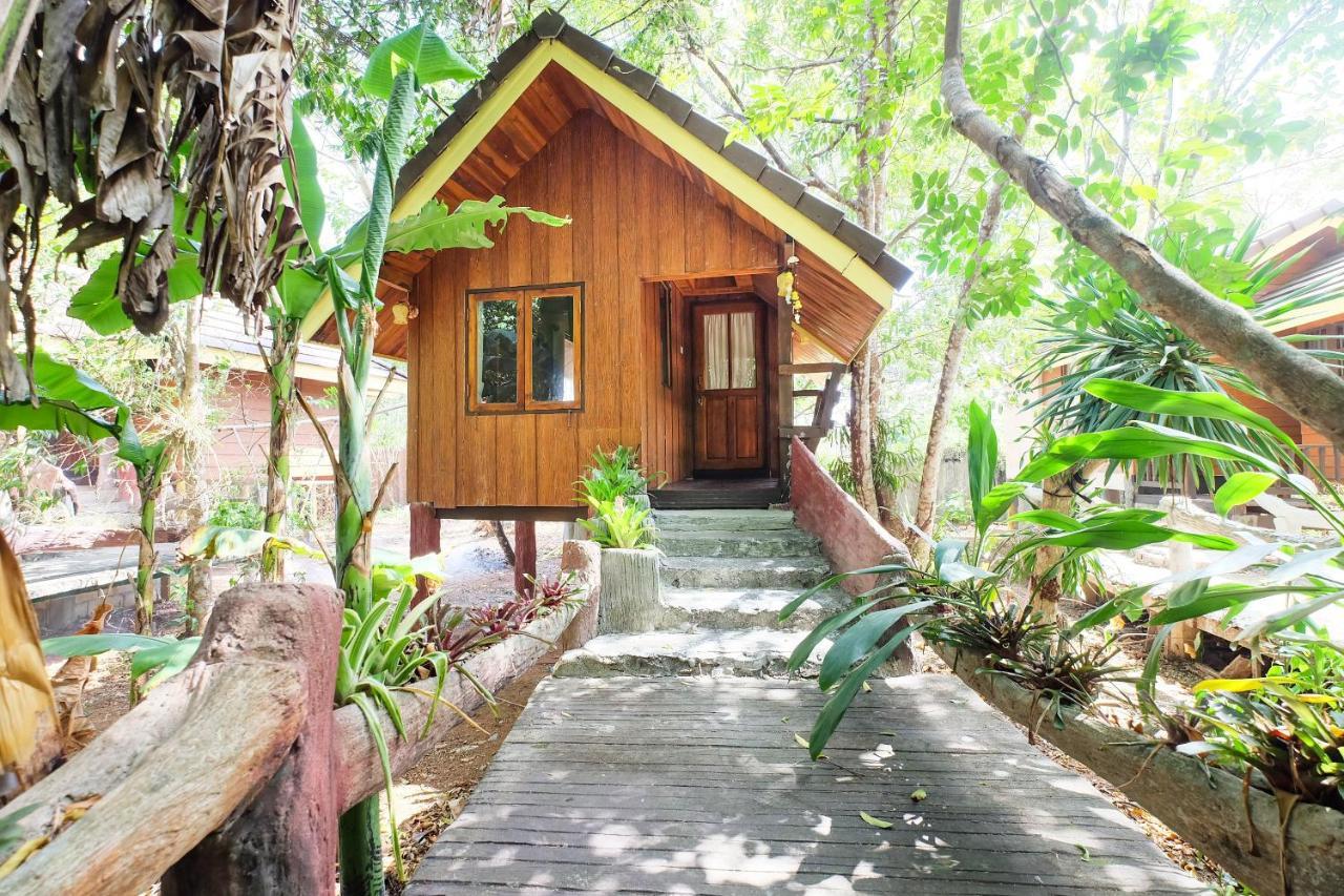 Oyo 604 Ruen Mai Horm Resort Trang Kültér fotó