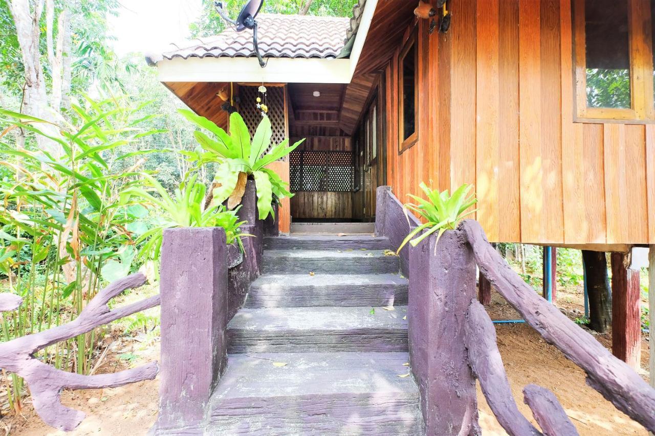 Oyo 604 Ruen Mai Horm Resort Trang Kültér fotó