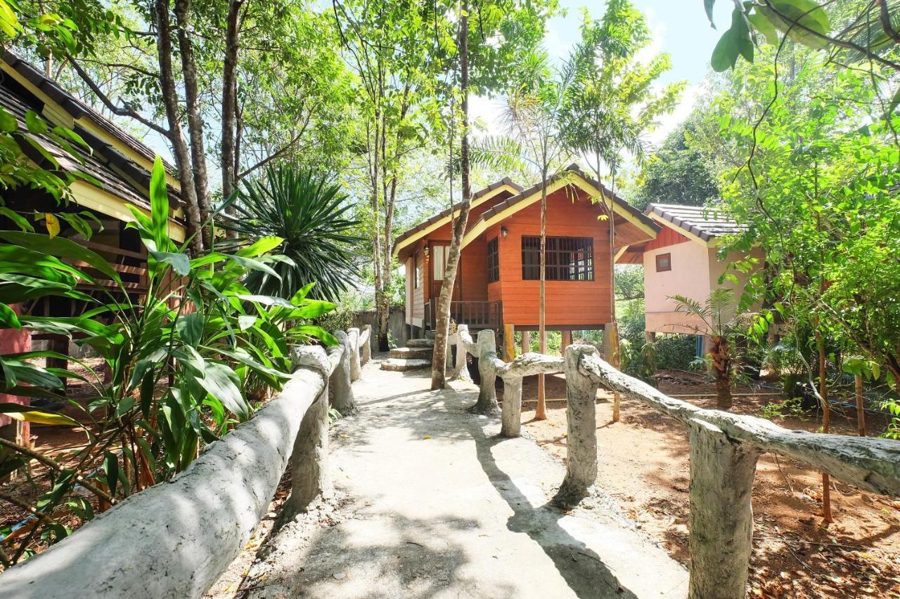 Oyo 604 Ruen Mai Horm Resort Trang Kültér fotó